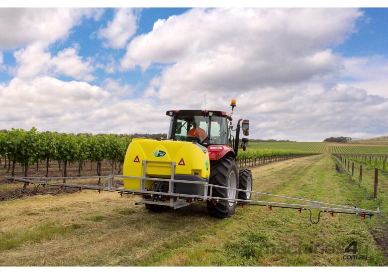 caption Silvereye 600L Linkage Sprayer with 8m Manual Fold Galvanised Boom