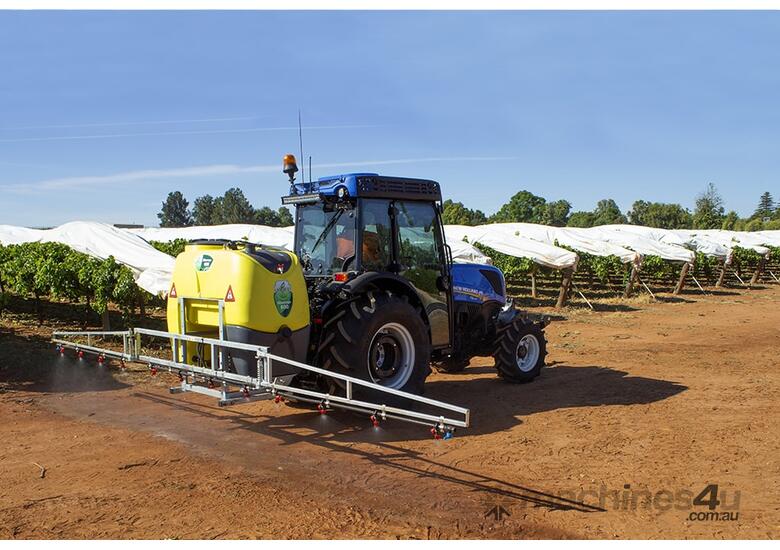 caption Silvereye 600L Linkage Sprayer with 8m Manual Fold Galvanised Boom