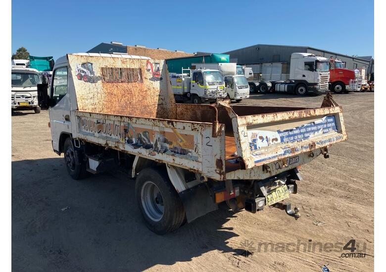 caption 2018 Mitsubishi Canter 7/800 Tipper