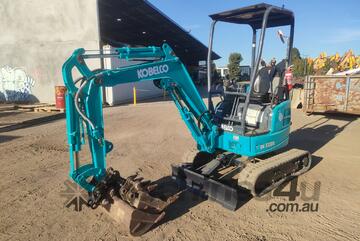 2022 KOBELCO SK17SR-6 1.7T EXCAVATOR (M1086) WITH HITCH, BUCKETS AND 920 HOURS