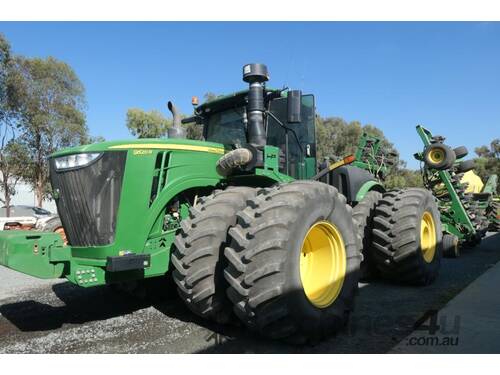 caption John Deere 9520R $WD Tractor