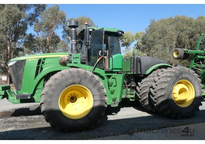 caption John Deere 9520R $WD Tractor
