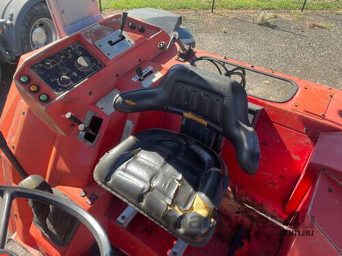 caption Massey Ferguson 3050 Tractor / Loader