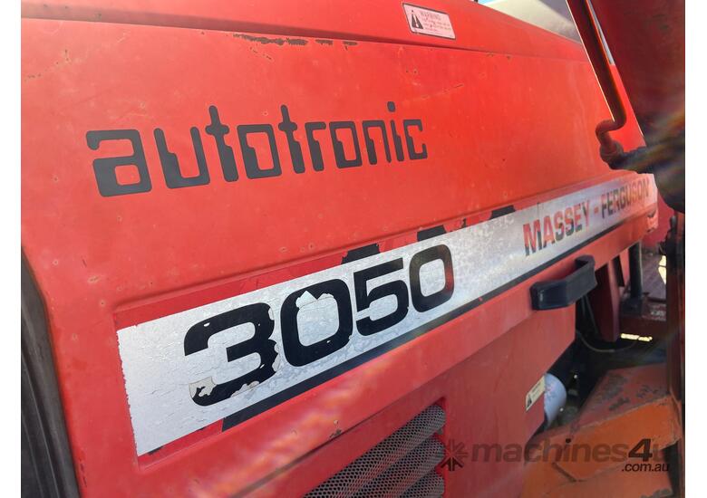 caption Massey Ferguson 3050 Tractor / Loader