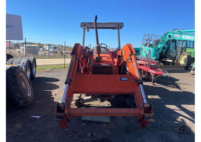 caption Massey Ferguson 3050 Tractor / Loader