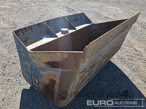 caption Oz 1750mm Hydraulic Tilting Mud Bucket to suit 20T Excavator, 450mm Centers, 330mm Ears, 80mm Pins