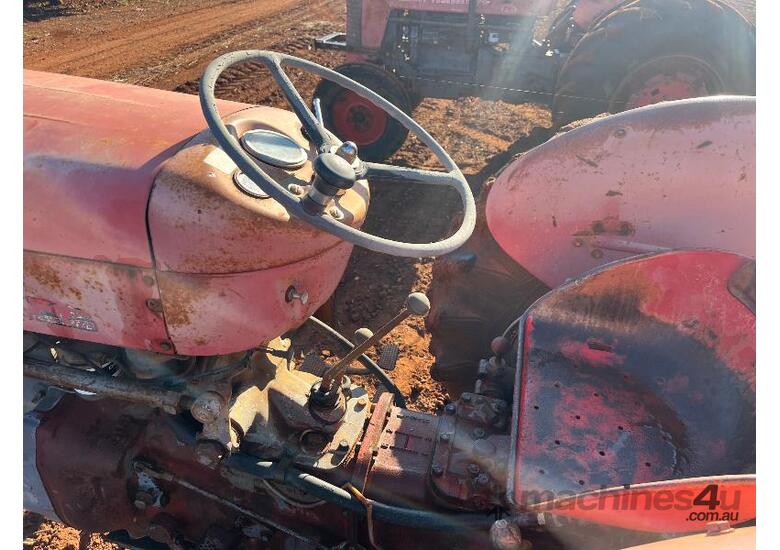 caption Massey Ferguson 65