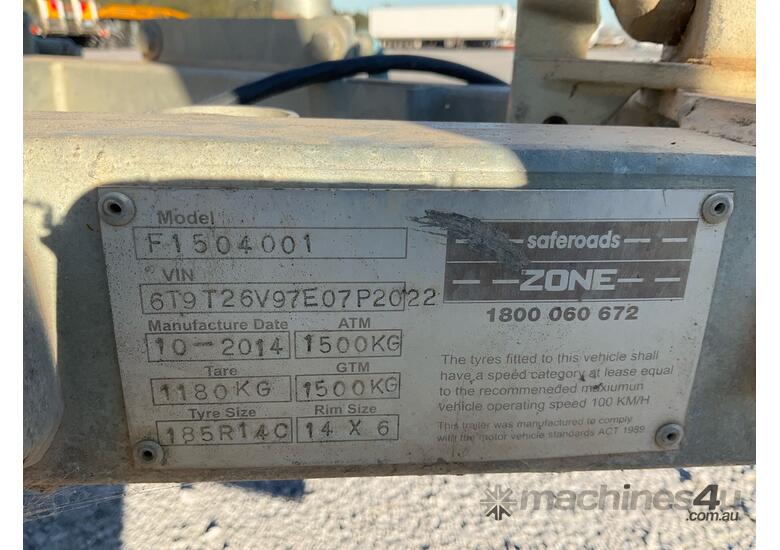 caption 2014 Safe Roads F1504001 VMS Board (Trailer Mounted)
