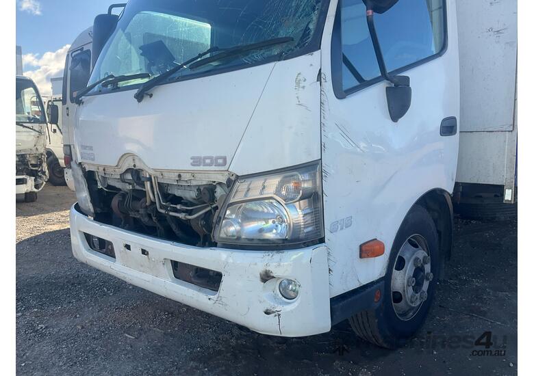 caption 2013 Hino 300 616 Curtainsider