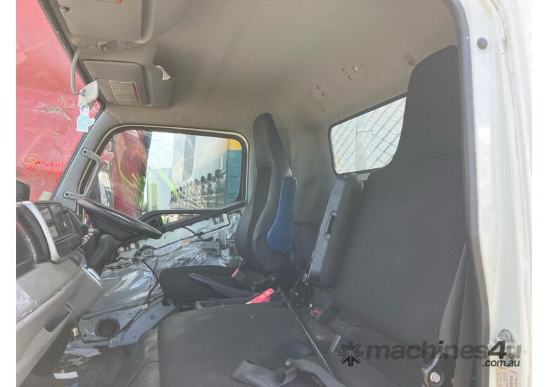 caption 2020 Mitsubishi Canter 515 Table Top
