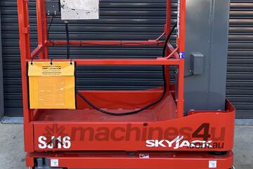   16ft Mast Lift - new batteries