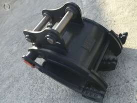 BETTA BILT BUCKETS 12 TONNE MANUAL GRABS - picture0' - Click to enlarge
