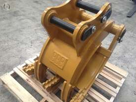 BETTA BILT BUCKETS 12 TONNE MANUAL GRABS - picture9' - Click to enlarge