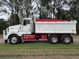 2007 Kenworth T404 SAR, Cummins ISX, 18sp manual - picture0' - Click to enlarge