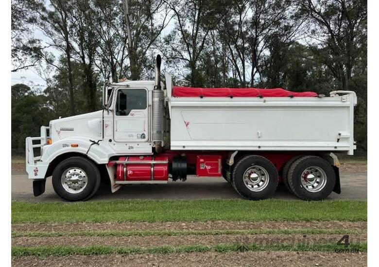 2007 Kenworth T404 SAR, Cummins ISX, 18sp manual