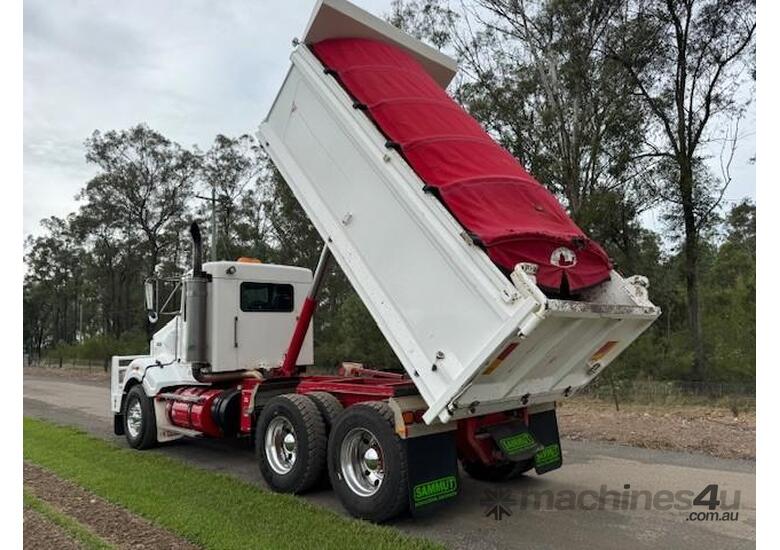 2007 Kenworth T404 SAR, Cummins ISX, 18sp manual