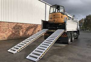 3.5m - 14Tonne Heavy Duty Rubber Track, Rubber Tyre Machinery Loading Ramps