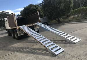 5m - 8Tonne Heavy Duty Rubber Track, Rubber Tyre Machinery Loading Ramps