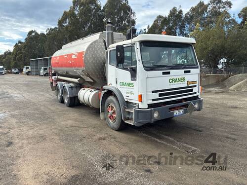 1999 International ACCO 2350G Tanker