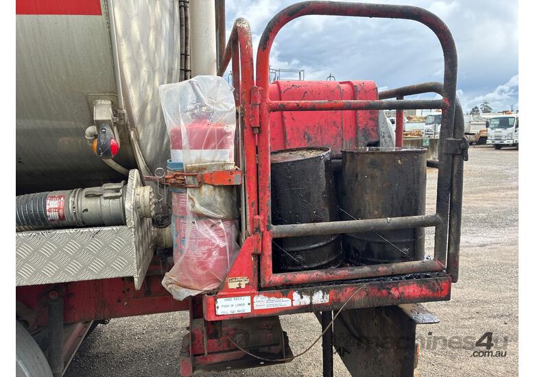 1999 International ACCO 2350G Tanker