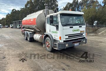 1999 International ACCO 2350G Tanker