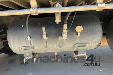 2006 Mitsubishi Fuso Canter 7/800 Service Body / Crane Truck