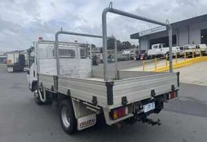 Isuzu 2017   Npr 45 155