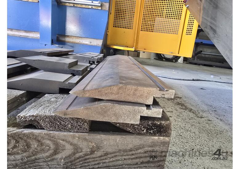 STEELMASTER PRESS BRAKE