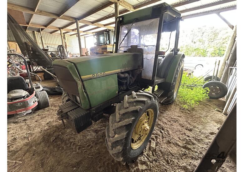 John Deere 2800 Tractor