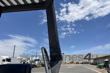 Loadmac   825 Forklift