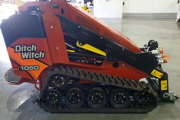 DITCH WITCH SK1050 MINI SKID STEER