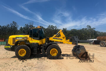 Komatsu WA320-8 Loader/Tool Carrier Loader