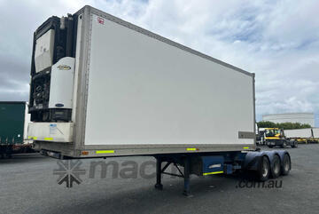2008 Lucar Tri Axle Roll Back Refrigerated Pantech A Trailer