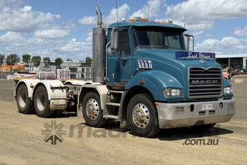 Mack 2014   METROLINER TRUCK