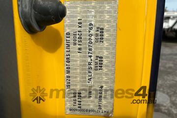 Isuzu 2009   FSR850 Tilt Tray