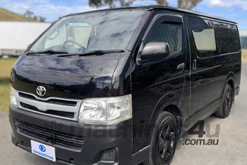 Toyota 2011   Hiace
