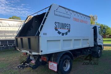 2004 Hino FC4J Chipper Tipper Day Cab