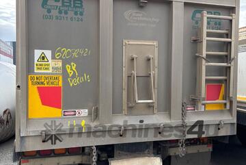 2011 Freightliner FLX Century Class S/T Tipper