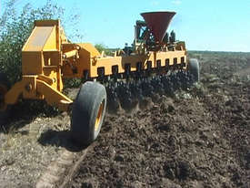Savannah 510 Magnum 10 Disk One-Way Plow - picture1' - Click to enlarge