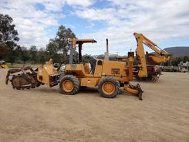 CASE 860 TRENCHER 4WD - picture1' - Click to enlarge