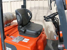 Used LPG Nissan Forklift - picture1' - Click to enlarge