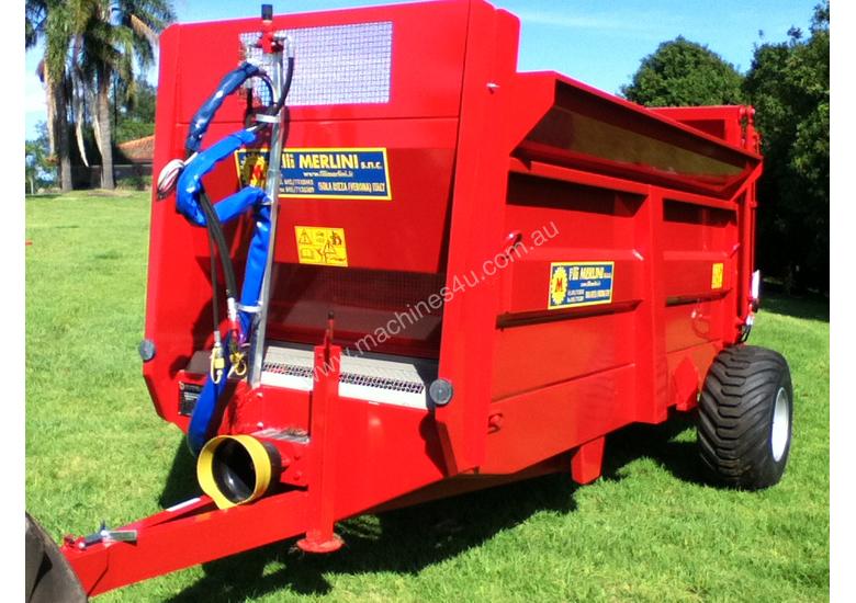 caption M40 manure/compost Spreader