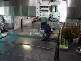 2006 Mitsubishi MVR-40 Double Column Machining Centre - picture1' - Click to enlarge