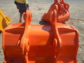 1050mm Digging Bucket to suit ZX200 - picture2' - Click to enlarge