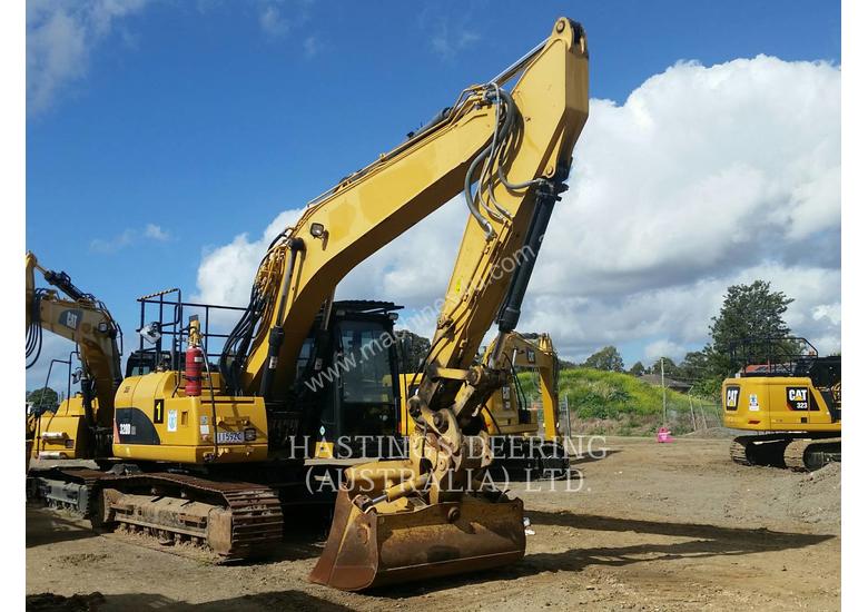caption CATERPILLAR 320DRR Track Excavators