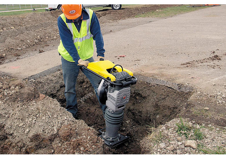 caption WACKER NEUSON BS60-4AS 4 STROKE PETROL VIBRATING RAMMER