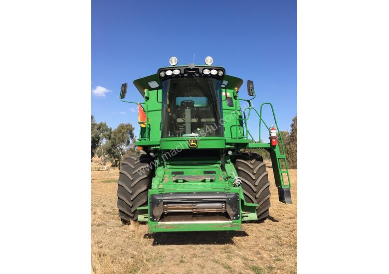 caption John Deere 9670 STS Header(Combine) Harvester/Header