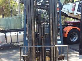 YALE LPG FORKLIFT 2005 MODEL 1800KG 6450mm Lift HEIGHT - picture2' - Click to enlarge