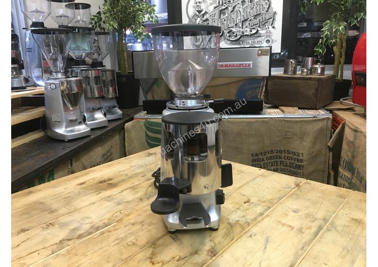 Used mazzer MINI MANUAL Coffee Grinder in , Listed on Machines4u