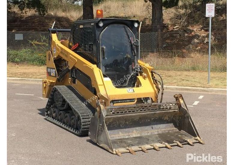 caption 2014 Caterpillar 257D
